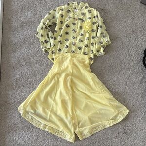Light Yellow Floral Print Blouse with Wide Leg Lace-Trim Pants for 4 yr old gal